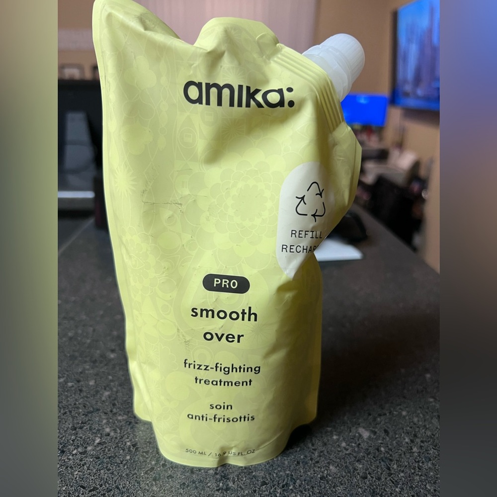 NEW! Amika PRO Smooth Over frizz treatment LARGE SIZE 16.9 OZ HUGE size